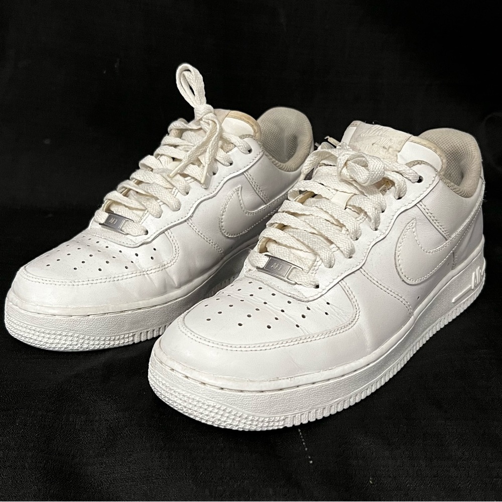 Nike Air Force 1 ’07 Low Triple White Classic Men’s Size 9 Sneakers Women’s 10.5